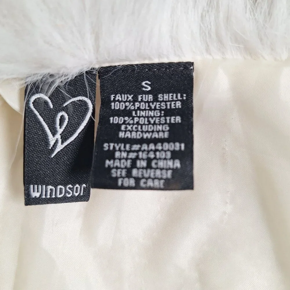 Faux Fur white Cropped Jacket size small - Picture 3 of 4